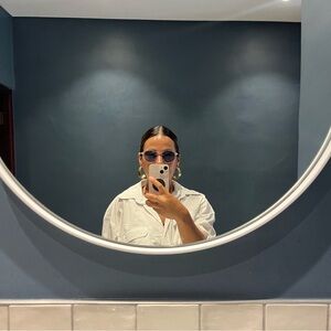 Meet your Posher, emi